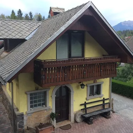 Dom wakacyjny Apartma Gracner *